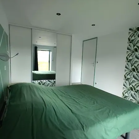 Holiday home Sur La Route Du Pont Neuf *